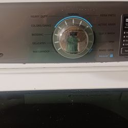 White Samsung HE Washer
