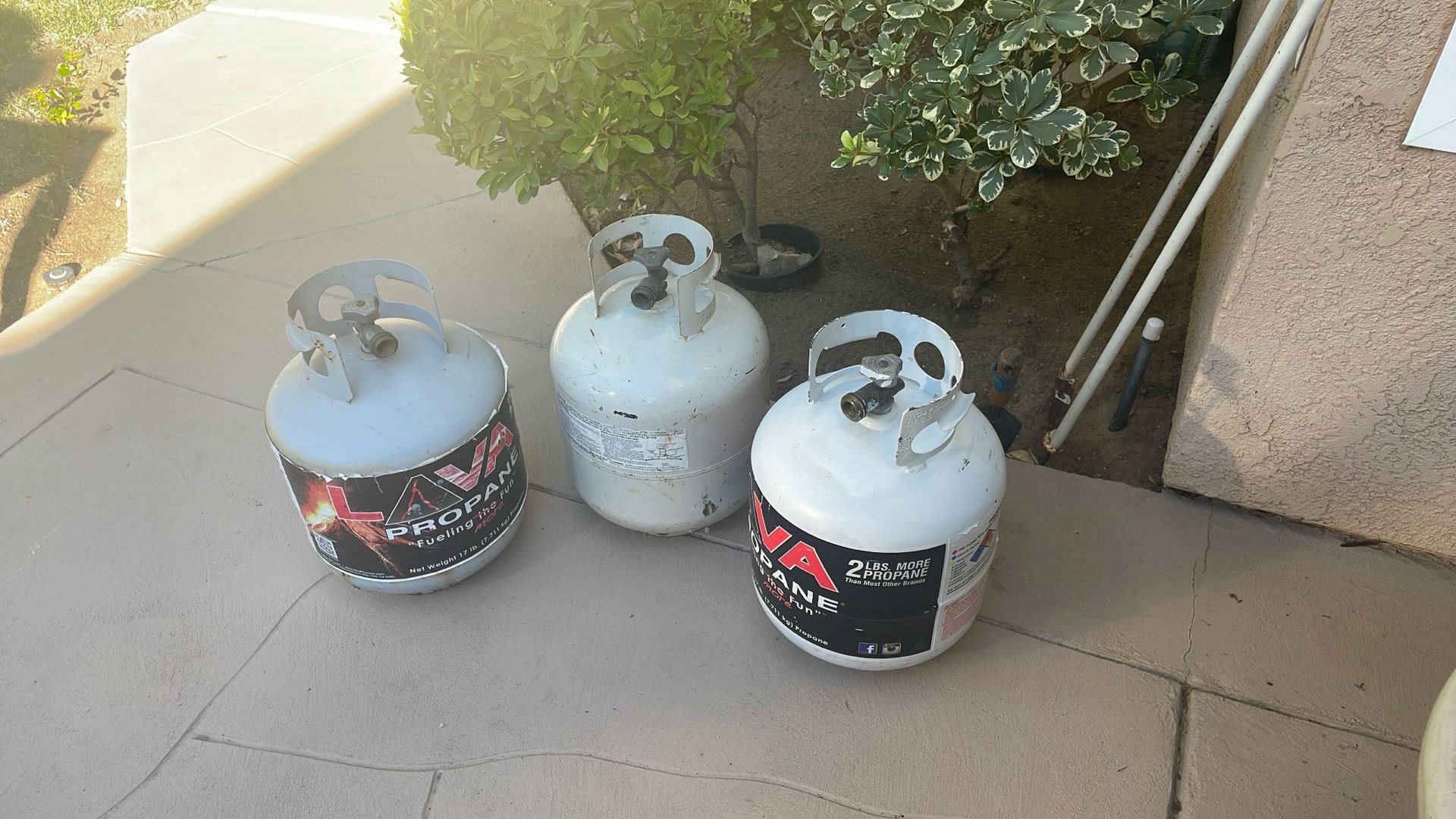 Empty propane tanks 