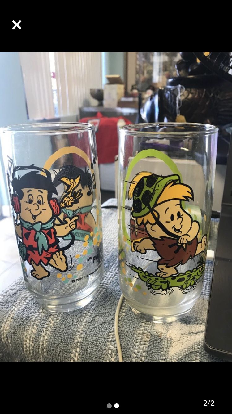 Vintage 1986 pizza hut Flintstones glasses