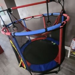 Kids 55inch Trapize Trampoline 