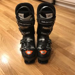Ski Boots…size 25.5