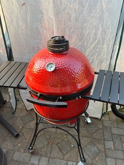 Kamado Joe Classic Joe Charcoal Grill new