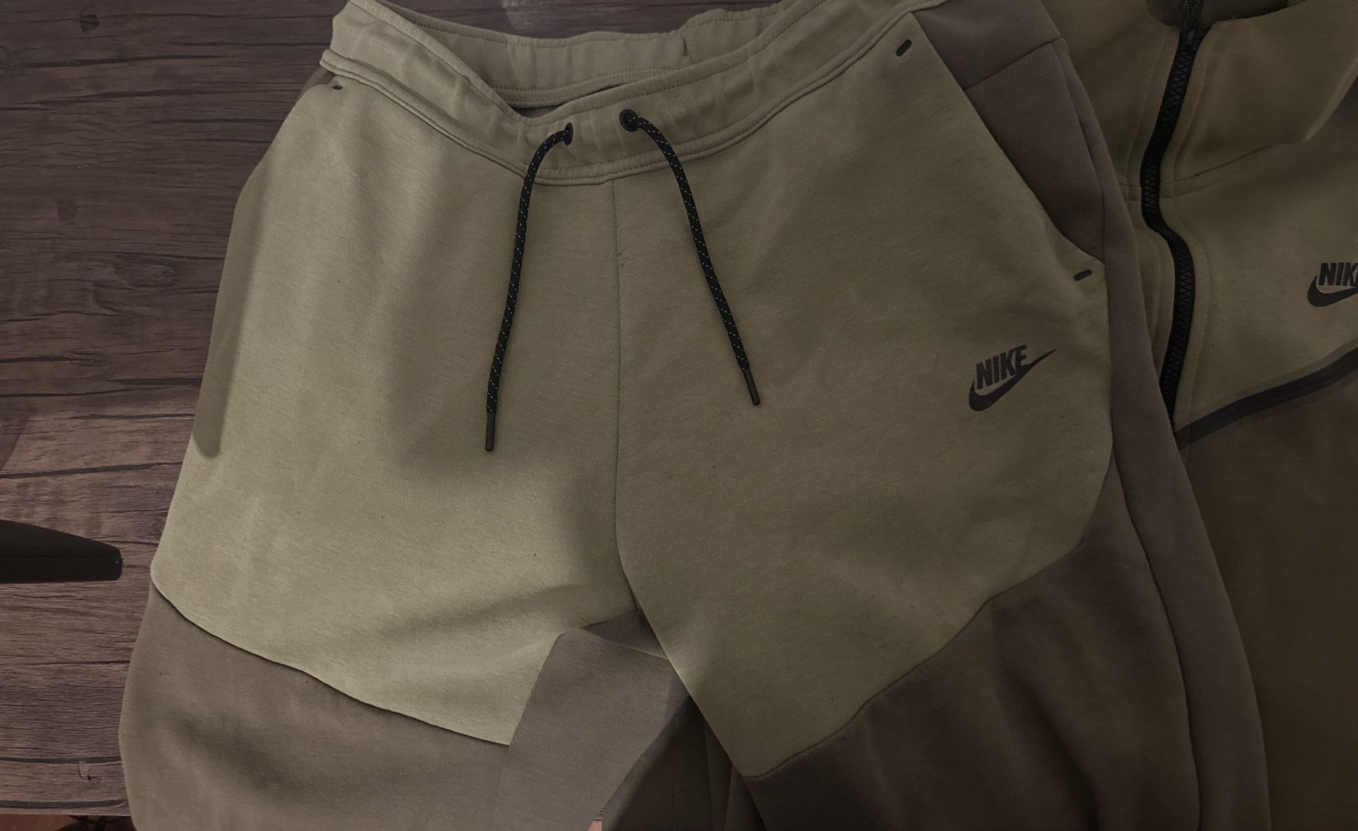 green Nike Tech Put This In About 5 price About 120-110