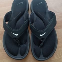 New Nike Sandals Women's Size 10
