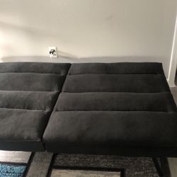 Very Comfortable Black Futon. Cloth Like New 