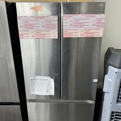 Brand New Samsung 33in. 25 cu. ft. Standard Depth 3-Door French Door Smart Refrigerator in Stainless Steel w/Beverage Center and Dual Ice