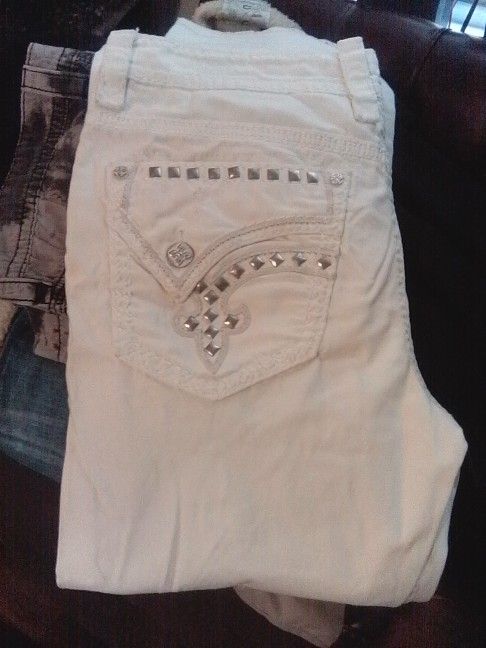 Rock Revivals Men's 40"