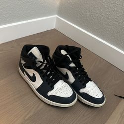 9w all black high top Nike air jordan 1s