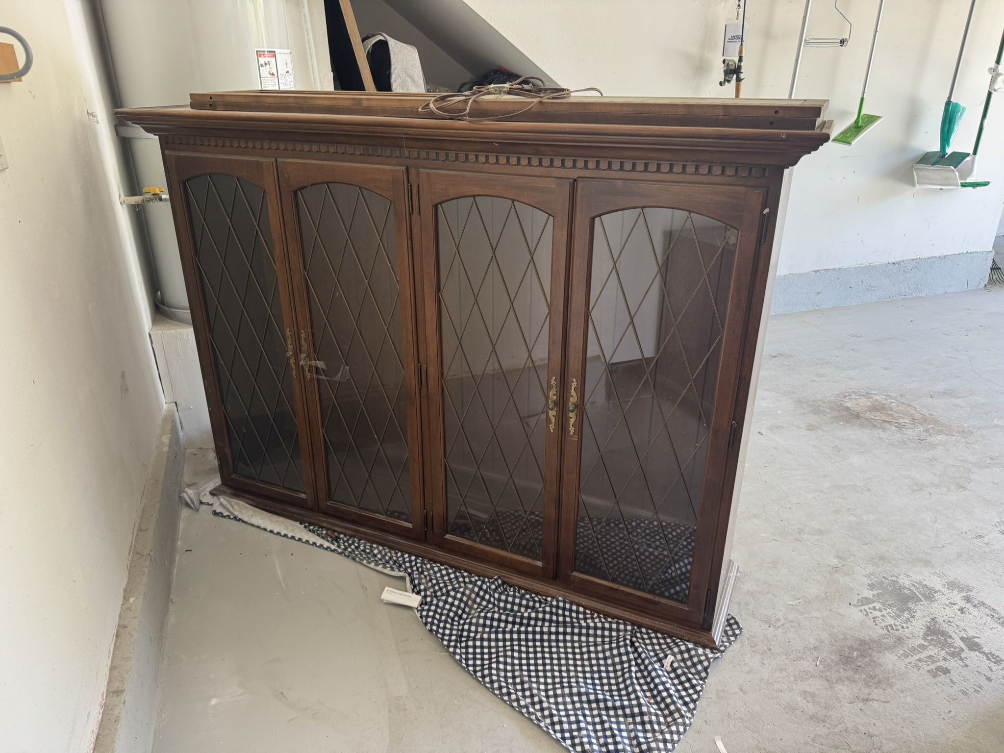 Vintage Ethan Allen Hutch Top