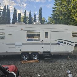 2004 Jayco Trailbay 27ft 5thwheel Great Cond.