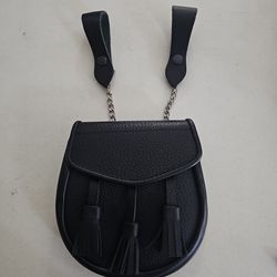 A leather kilt sporran