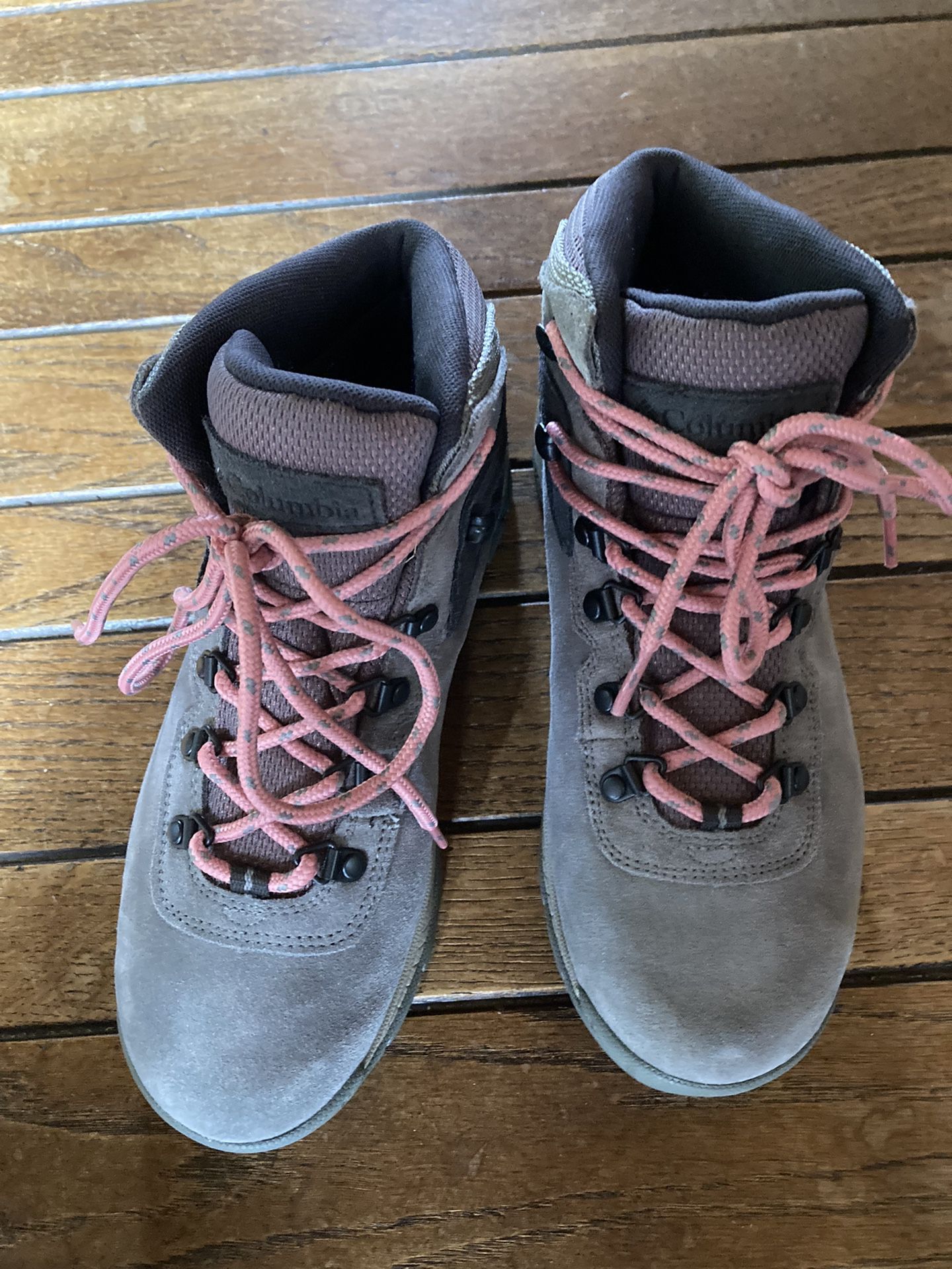 Columbia Stratus/ Rose Women’s Hiking Boots, Size 7.5