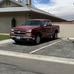 07 Chevy Silverado Lt