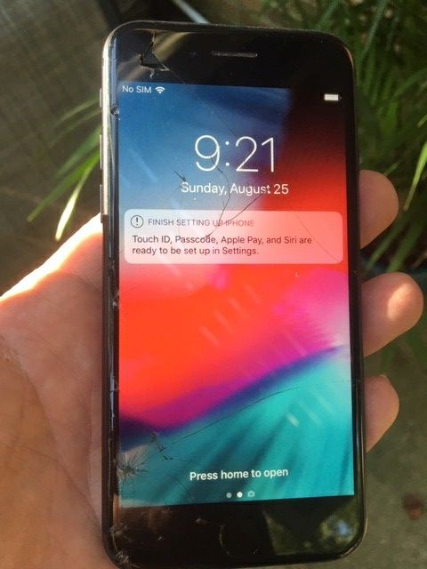 iPhone 8 64gb /Cracked/works/ATT bad esn