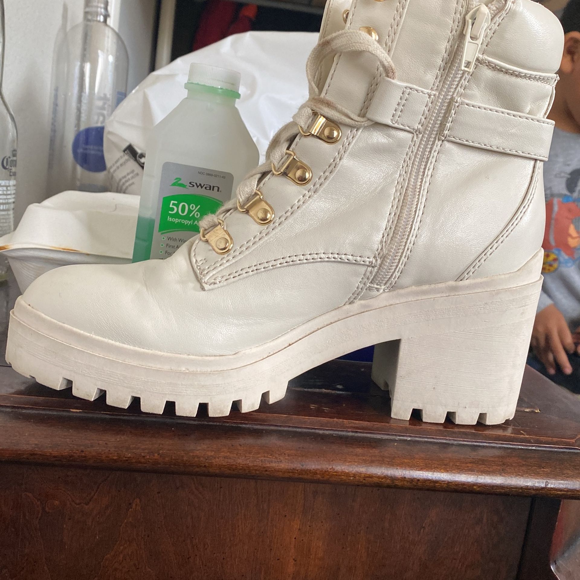 Boots White Size 9