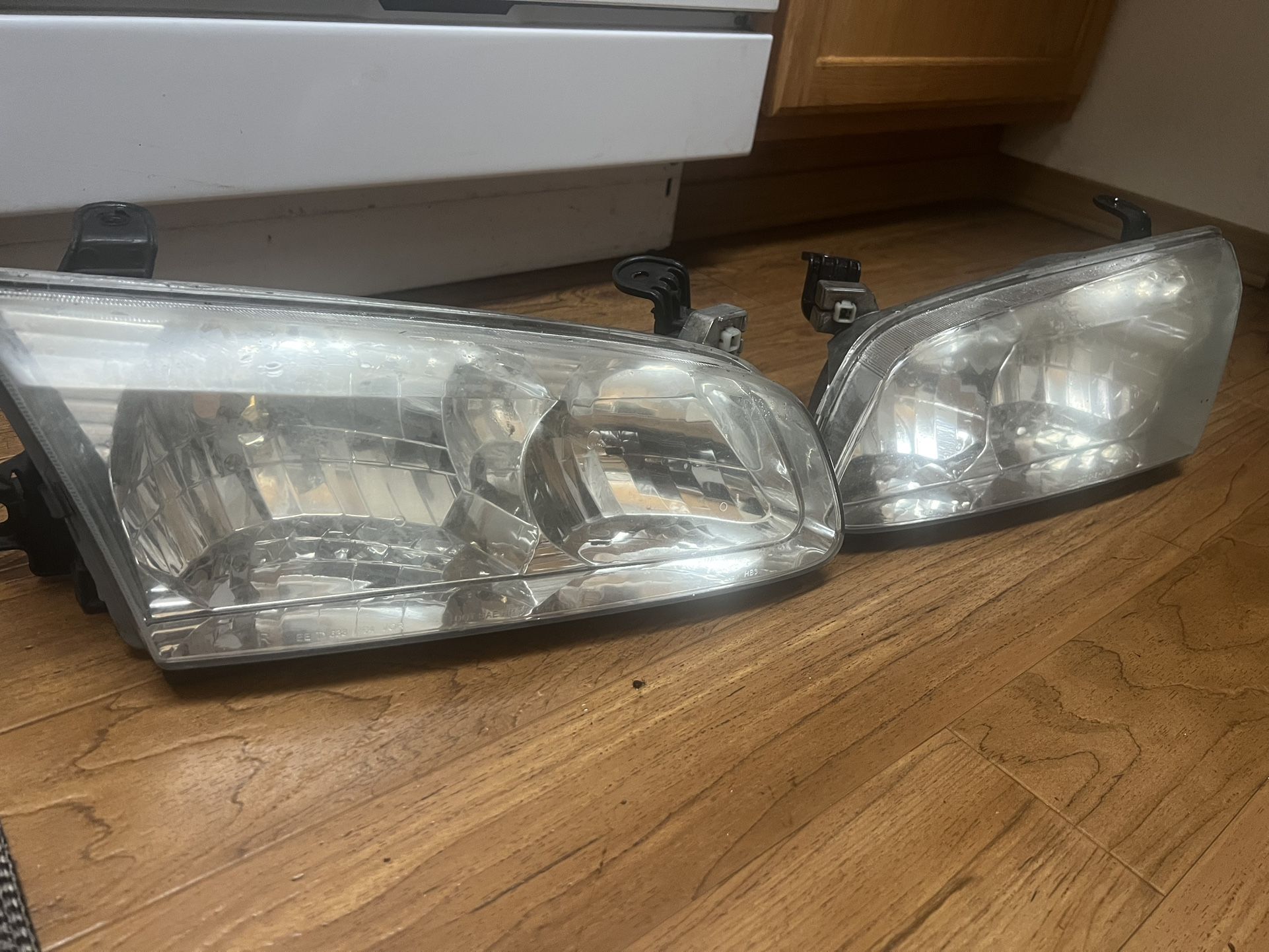 Headlights 97-01 Toyota Camry