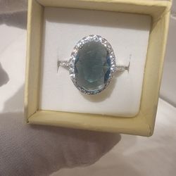 Luxury Women's Ring Size 9