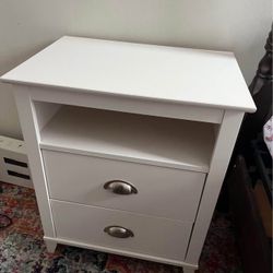 Nightstand / Side table