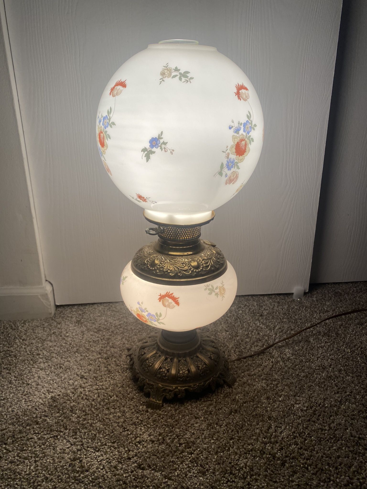 Vintage Gone With The Wind Style Floral Lamp