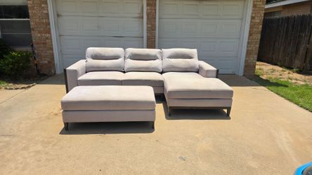Sectional couch