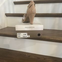 tan heels brand new