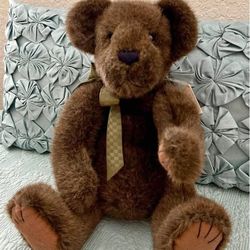 Large Boyd’s Bear in EXCELLENT Condition w/Tag