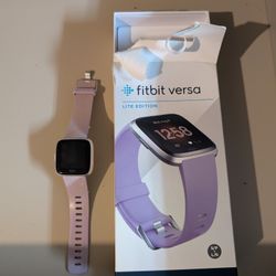 Fitbit Versa Lite Edition Activity Tracker Size small & large Purple Lilac FB415
