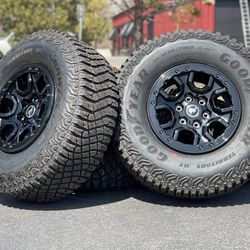NEW Beadlock 2024 Ford Bronco OEM SET OF 5 Wheels 6 lug rims 35” Tires M/T 315/70R17 Goodyear 6x5.5mm Beadlocks