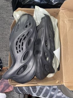 YEEZY FOAM RNNR - Onyx Color - Size 12