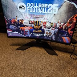 GIGABYTE M32UC 32" 144Hz 4K UHD Curved Gaming Monitor (Excellent Condition) 