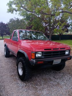 Nissan hardbody d21 87 4x4