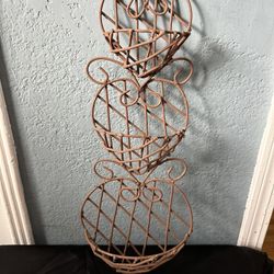 Adorable Garden Wrought Iron Heart Plant Holder