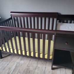 FREE Crib / changing table combo