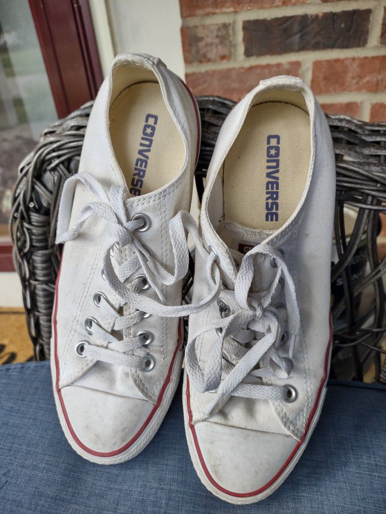 Gently Used Red White And Blue Converse All Star Low Profile Size 8 Tennis Shoes