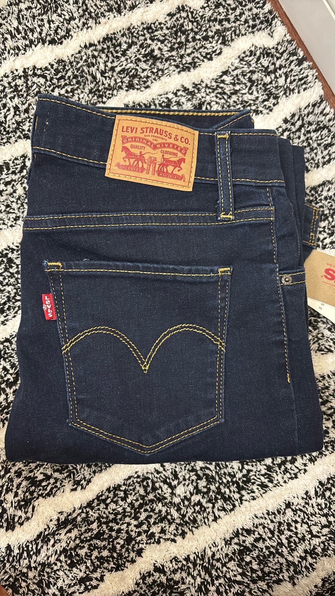 Levi’s 721 High Rise Skinny Jeans NEW