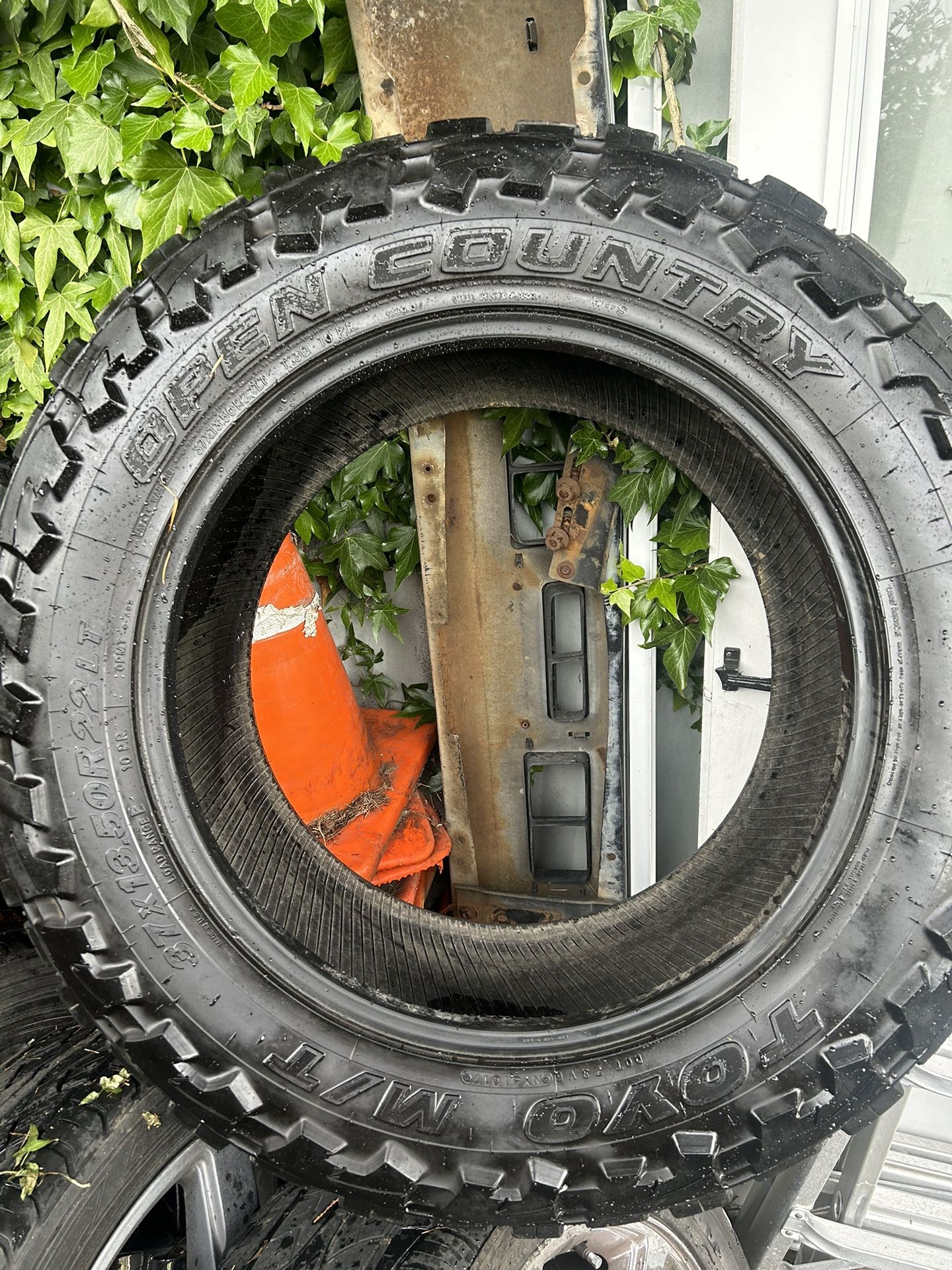 Used Toyo Open Country 37x14.50R22