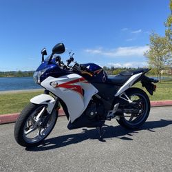 Honda CBR250R 2012