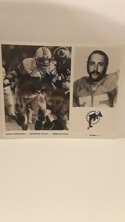 Miami Dolphins Manny Fernandez signed 8 x 10 black and white glossy photo