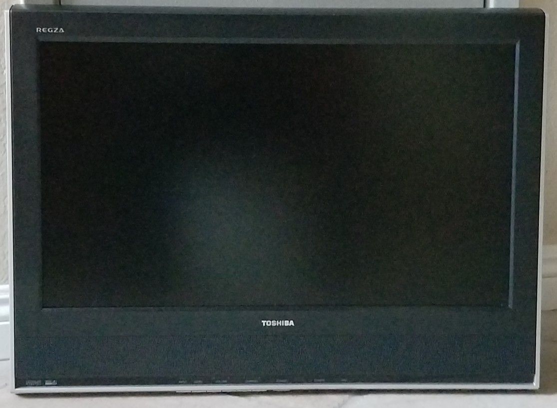 Toshiba 26-inch LCD TV with Built-in DVD Player