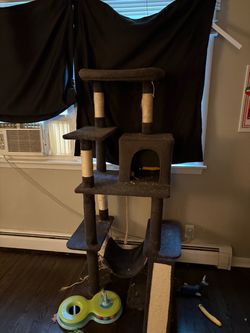 NEW IN BOX CAT TREE (READ DESCRIPTION)