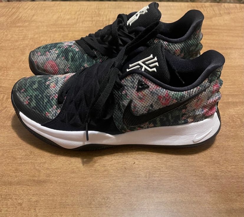 Nike Kyrie Irving 1 Low Floral Black Shoes Sneaker Men Size 8 AO8979-002