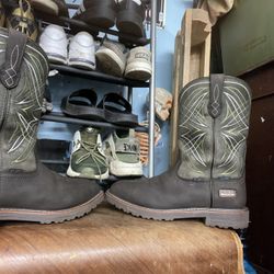 ARIAT WORK STEEL TOED BOOTS 