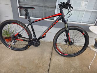 GIANT TALON 3 MOUNTAIN BIKE
