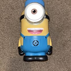 Universal Studios Despicable Me Minion Souvenir Sippy Cup Water Bottle