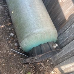 200 Gallons Of Pressure Tank Used Not Leak 