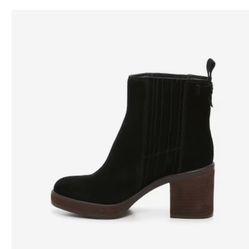 Capari black short booties