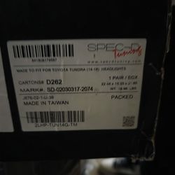 Headlights Toyota Tundra 