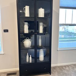Metal Display/China Cabinet
