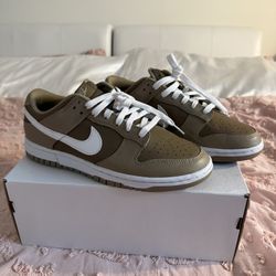 Nike Dunks Brown And White Size US 8