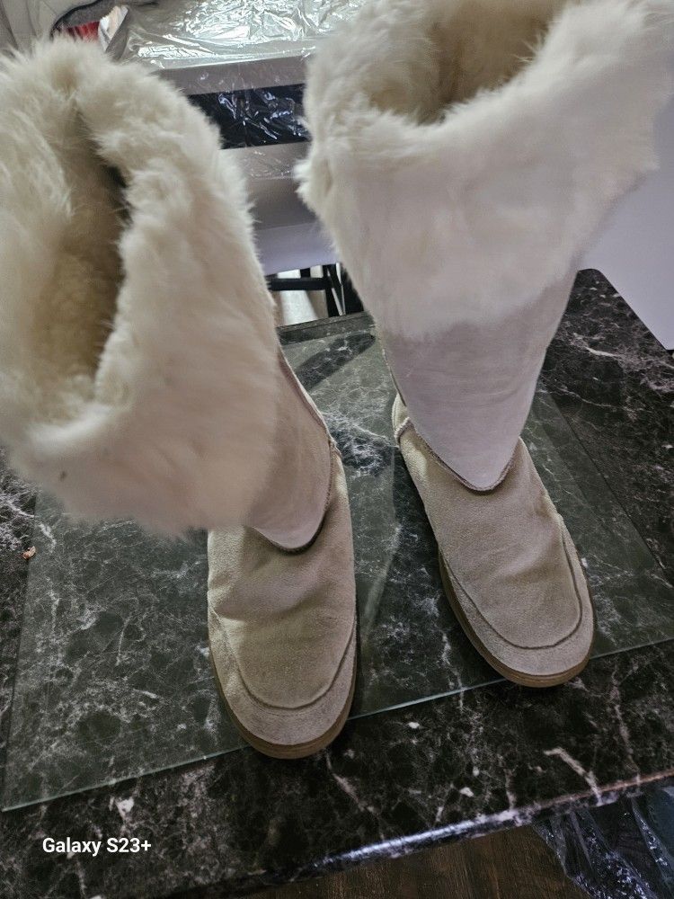 Suede and fur boots